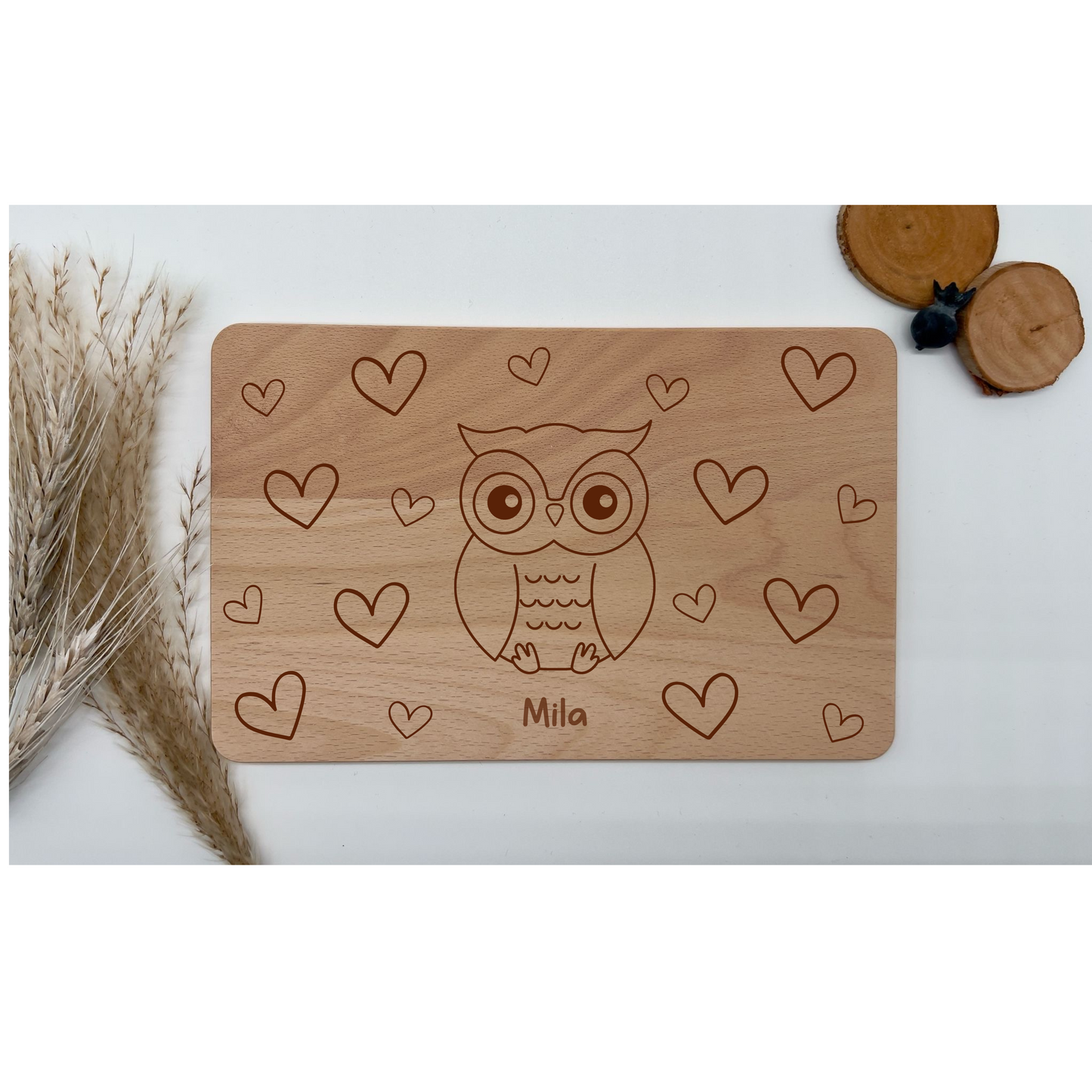 Personalisiertes Frühstücks- und Schneidbrettchen Herzen