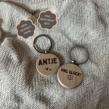 Personalisierter Holzschlüsselanhänger