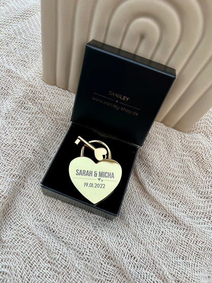 Personalisiertes Liebesschloss mit Gravur